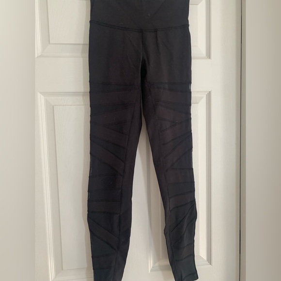 Lululemon leggings size 4 - Picture 1 of 4